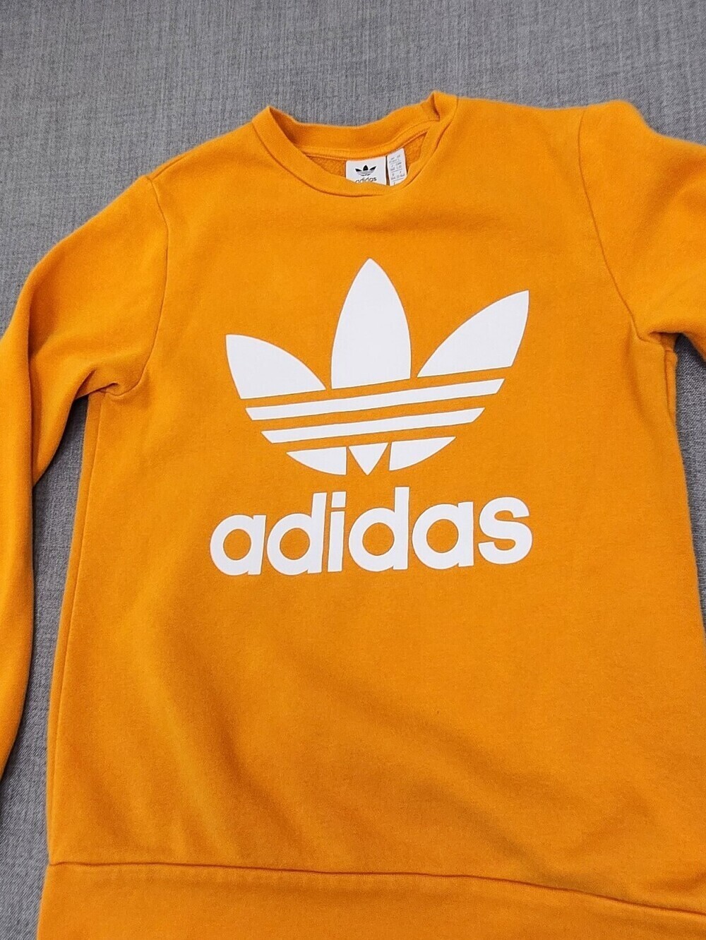 adidas Original Trefoil Logo Crewneck Sweater. 14 - Picture 2 of 6